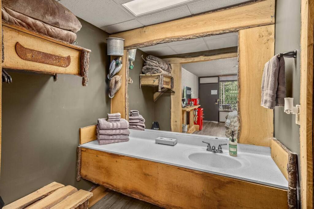 Stonegate Lodge 2 Queen Beds Fast Wifi 50In Tv Salt Water Pool Room # 305 유레카 스프링스 외부 사진