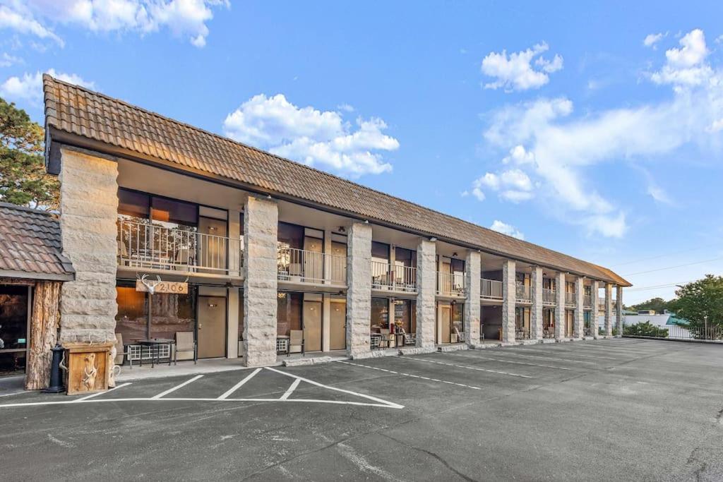 Stonegate Lodge 2 Queen Beds Fast Wifi 50In Tv Salt Water Pool Room # 305 유레카 스프링스 외부 사진