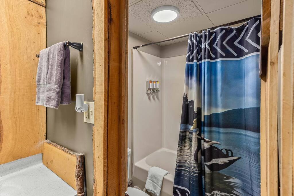 Stonegate Lodge 2 Queen Beds Fast Wifi 50In Tv Salt Water Pool Room # 305 유레카 스프링스 외부 사진