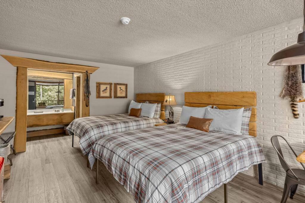 Stonegate Lodge 2 Queen Beds Fast Wifi 50In Tv Salt Water Pool Room # 305 유레카 스프링스 외부 사진
